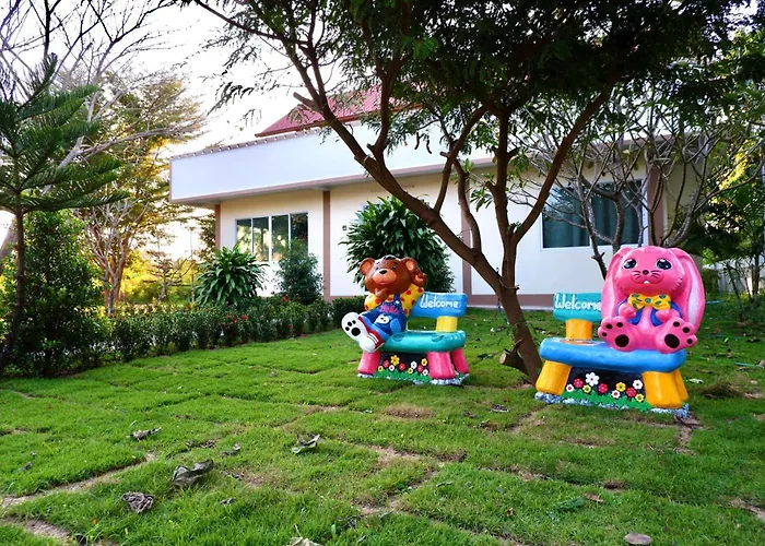 โรงแรมคอมม่อนเวลธ์ Commonwealth Hotel&resort *